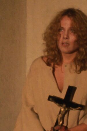 Đằng sau cổng tu viện